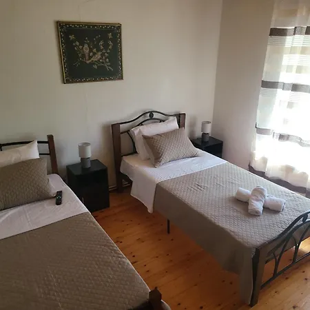 Αυλή της Ελιάς Prosotsani