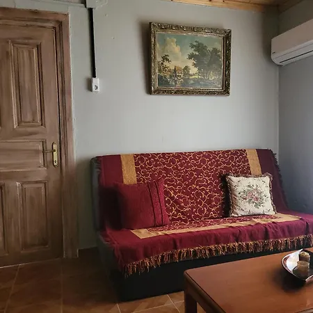 بيت للعطل αυλή της ελιάς *