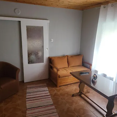 Αυλή της Ελιάς Prosotsani