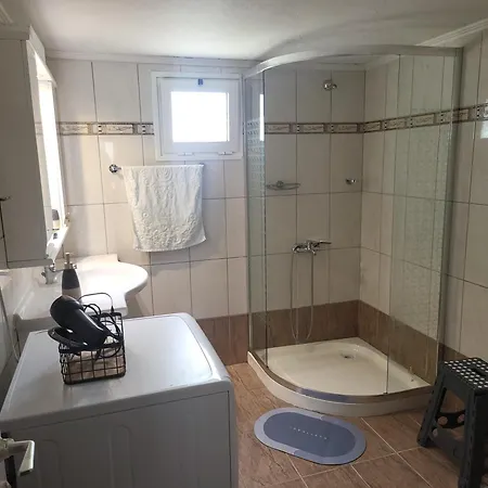 Αυλή της Ελιάς